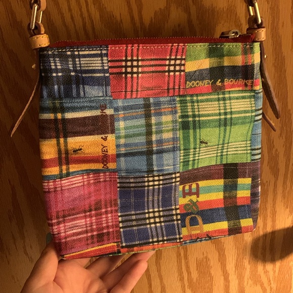 Dooney and Bourke crossbody bag - Picture 3 of 8